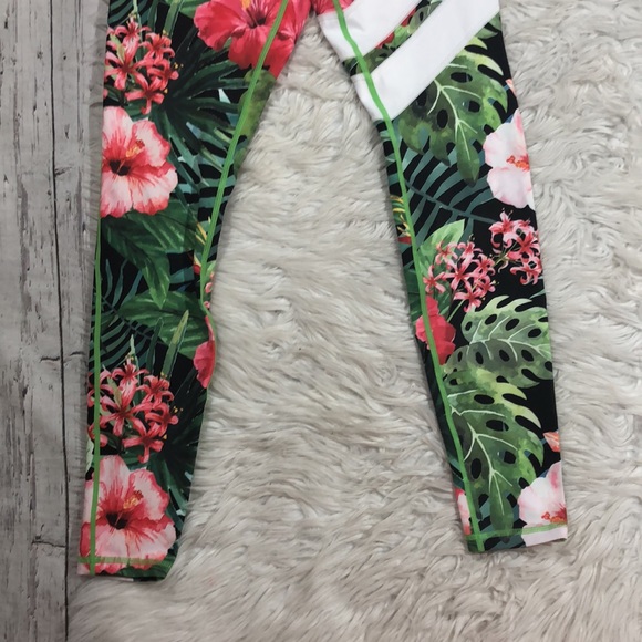 DoYouEven Jungle Floral Palm High Rise Leggings - Picture 10 of 14